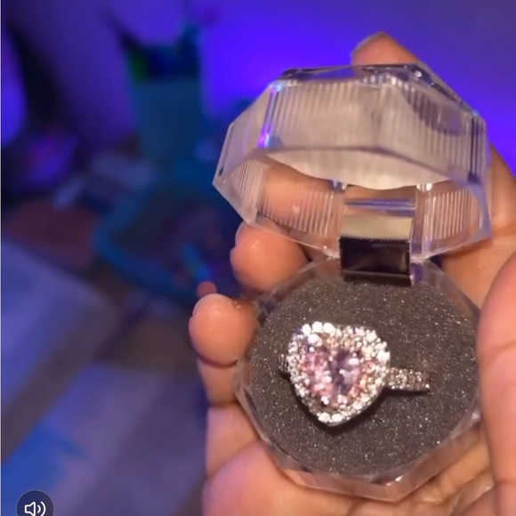 🆕 Beautiful Pink Moissanite and Silver Heart Crystal Ring - SIZE 7 - Picture 11 of 15